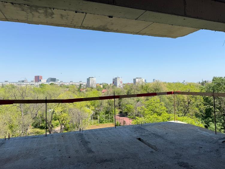 Apartament cu 4 camere decomandat în Domenii