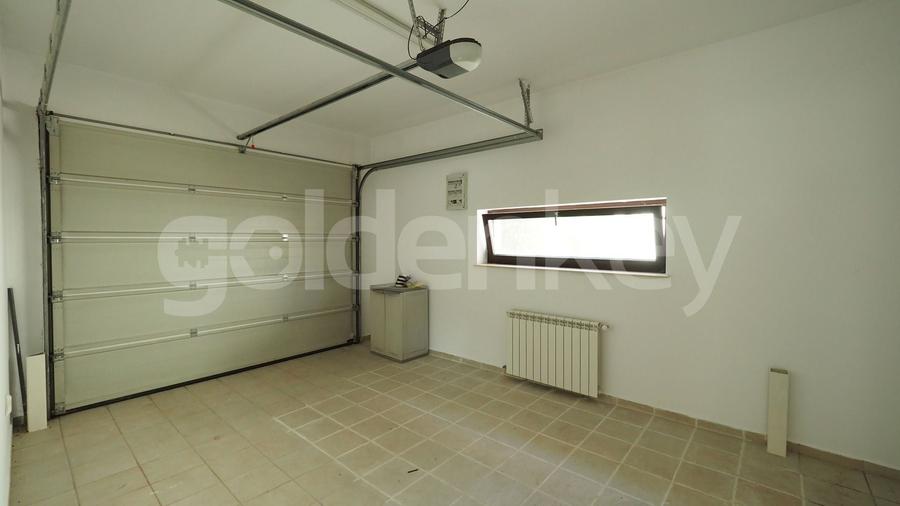 Casă individuală cu 5 camere cu Piscina în Iancu Nicolae