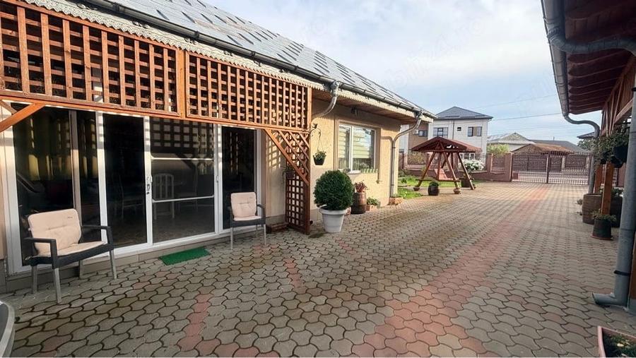 Casă cu 6 camere cu Teren 1707 Mp în Sihlea
