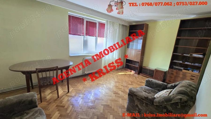 Apartament cu 4 camere decomandat în Teilor