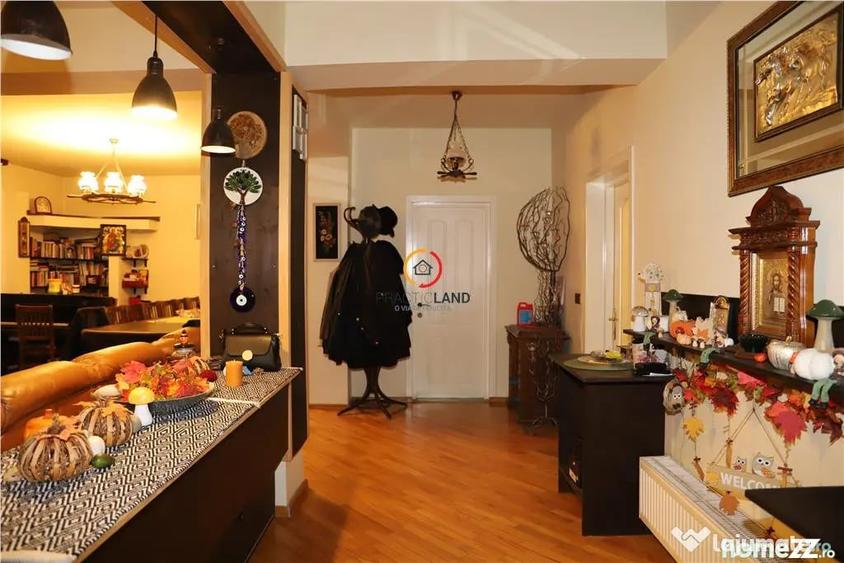 Casă cu 5 camere cu Teren 440 Mp în Central