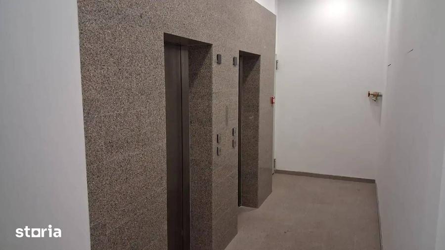 Apartament cu 3 camere decomandat în Grivița