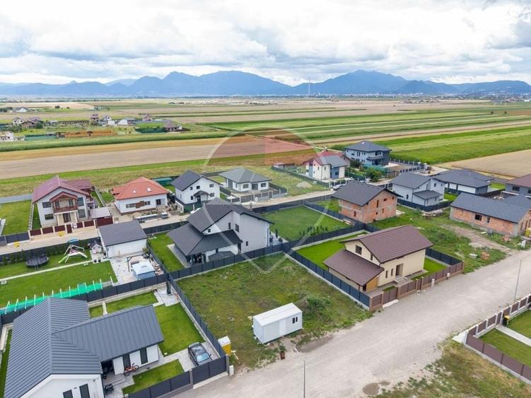 Casă individuală cu 4 camere cu Teren 630 Mp în Hărman