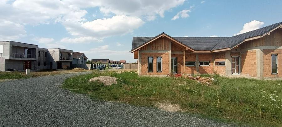 Duplex cu 3 camere cu Canalizare în Moșnița Nouă