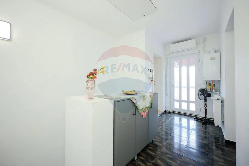 Casă cu 5 camere cu Teren 395 Mp în Central