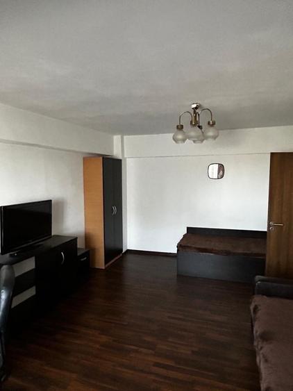 Apartament cu 2 camere decomandat în Exterior Vest