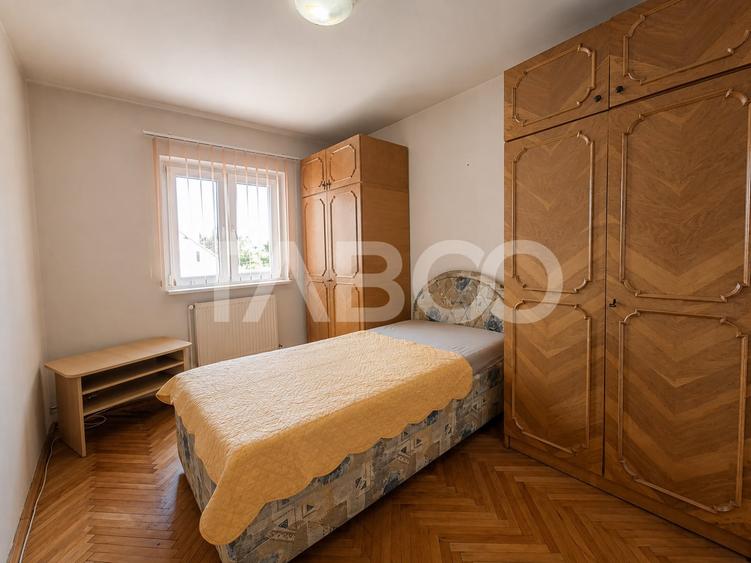 Apartament cu 3 camere decomandat, mobilat în Terezian