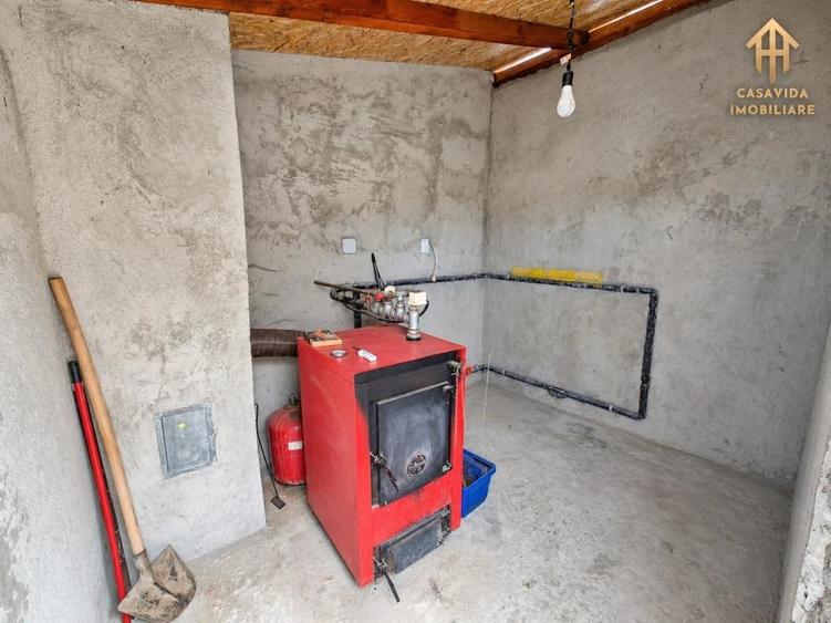 Casă cu 3 camere cu Teren 2672 Mp în Săceni