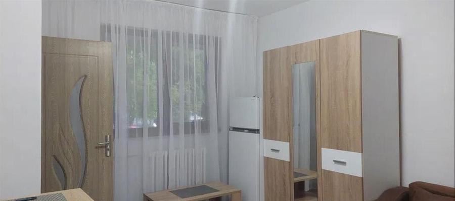 Garsonieră decomandată în Podu Roș
