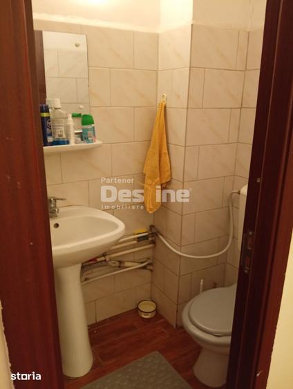 Apartament cu 3 camere, mobilat în Rovine