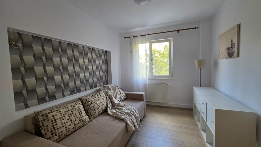 Apartament cu 3 camere semidecomandat, mobilat în Circumvalațiunii