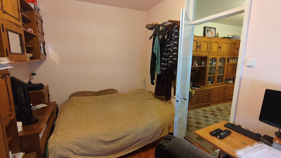 Apartament cu 3 camere semidecomandat, mobilat în Cedonia