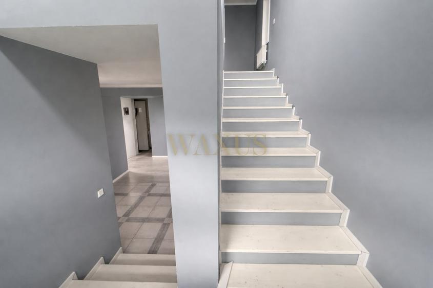 Duplex cu 5 camere cu Canalizare în Florești