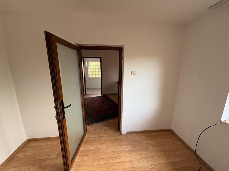 Casă cu 3 camere în Gheorghe Lazăr