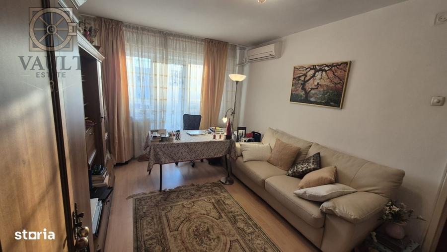 Apartament cu 3 camere decomandat în Teiul Doamnei