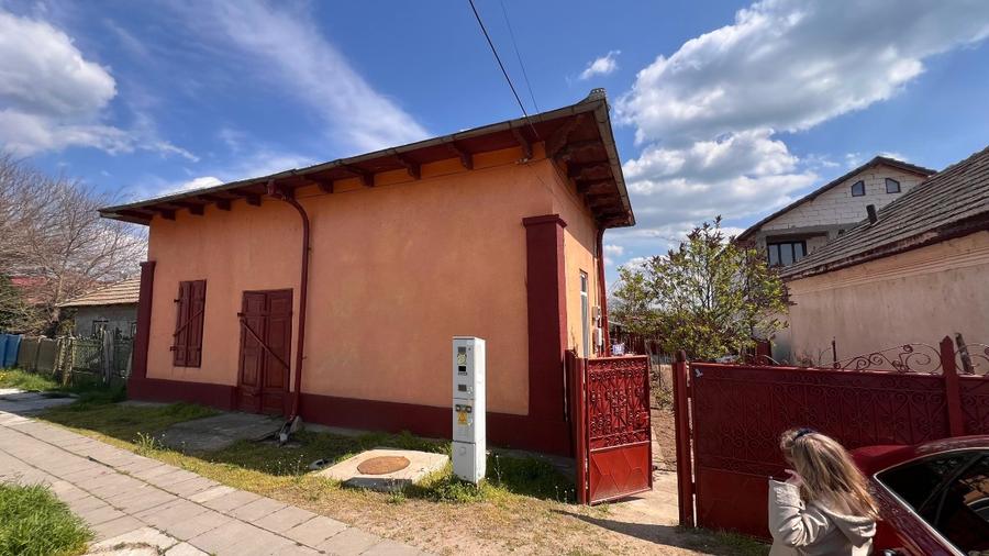 Casă individuală cu 5 camere cu Teren 2000 Mp în Cerăt