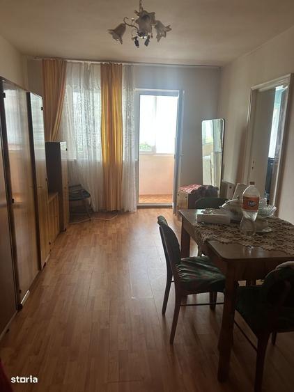Apartament cu 2 camere decomandat în Petros