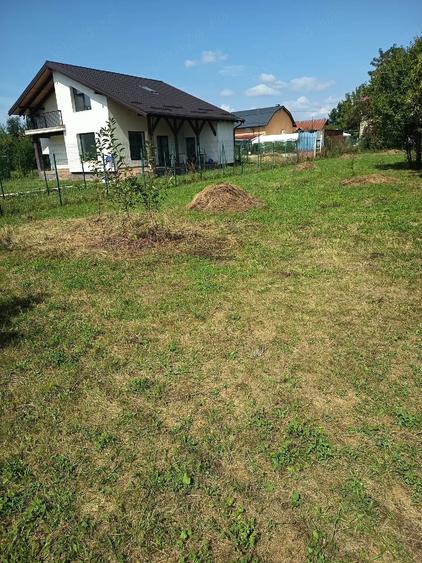 Teren de 1206 mp, în Brebu