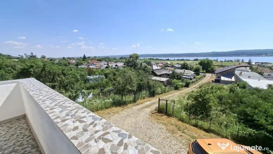 Casă cu 7 camere cu Teren 1200 Mp în Budeasa