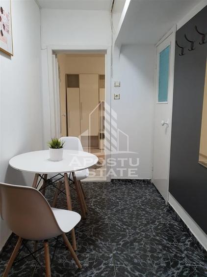 Apartament cu 2 camere semidecomandat, mobilat în Girocului