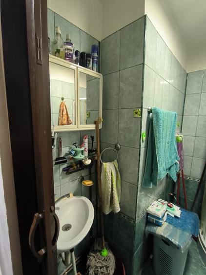 Apartament cu 3 camere semidecomandat în Cioceanu