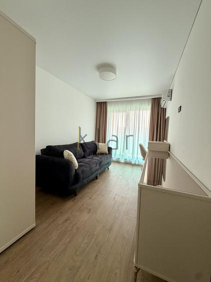 Apartament cu 3 camere semidecomandat, mobilat în Zorilor