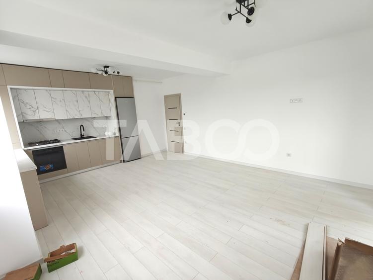 Apartament cu 3 camere decomandat în Periferie