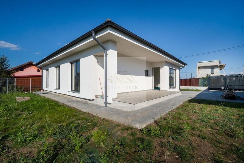 Casă individuală cu 4 camere cu Canalizare în Sânpetru