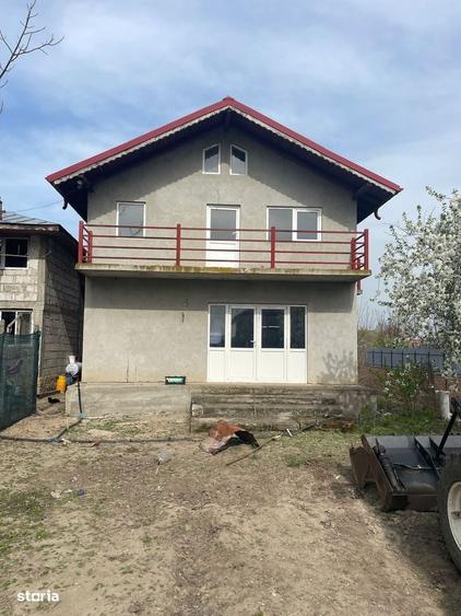 Casă cu 4 camere în Poroschia
