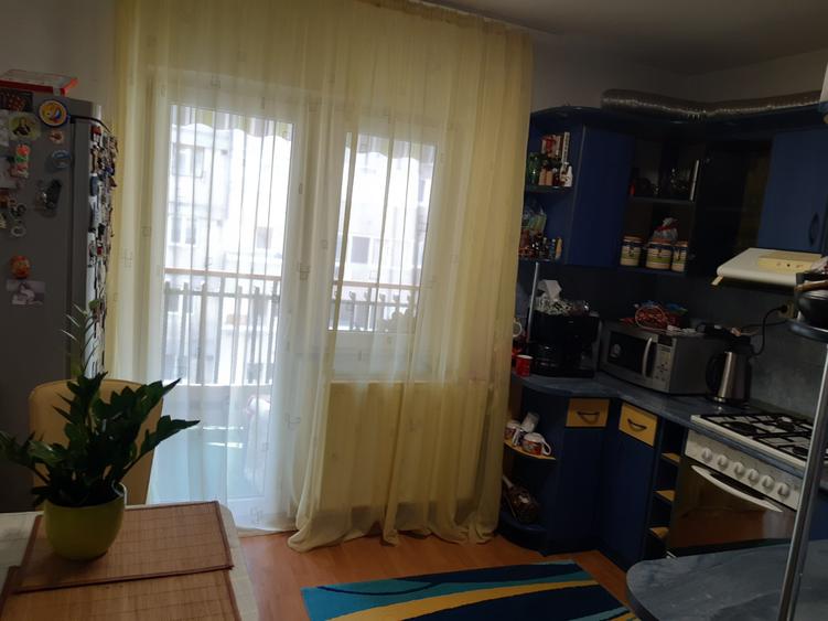 Apartament cu 3 camere decomandat în Rogerius