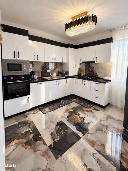 Casă cu 4 camere cu Teren 230 Mp în Central