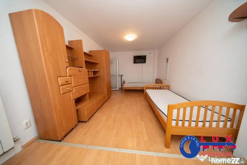 Apartament cu 3 camere decomandat în Babadag