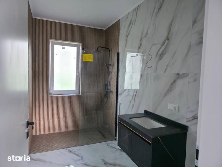 Casă cu 4 camere cu Teren 200 Mp în Central