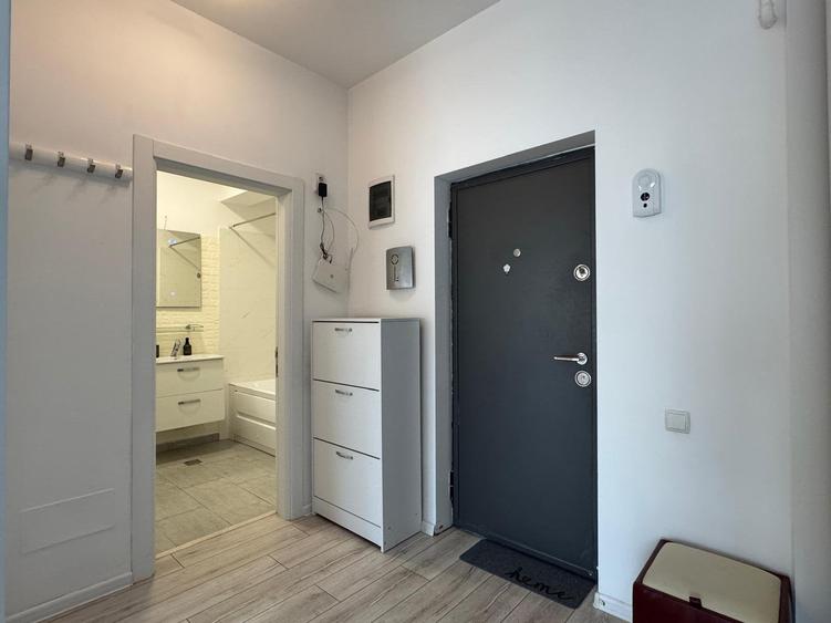 Apartament cu 2 camere semidecomandat, mobilat în Militari