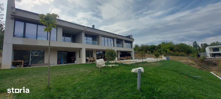 Casă cu 6 camere cu Teren 800 Mp în Gruiu