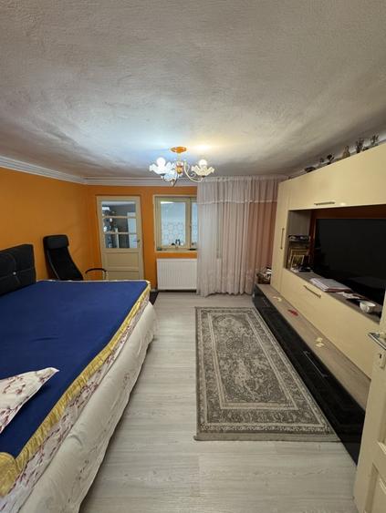 Casă individuală cu 4 camere cu Canalizare în Traian