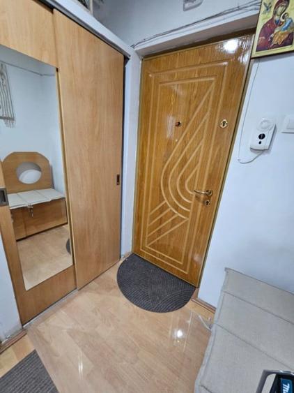 Apartament cu 3 camere decomandat în Piața Centrală