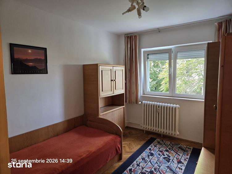 Apartament cu 4 camere în Șerban Vodă