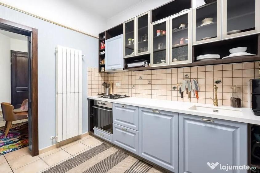 Apartament cu 5 camere decomandat, mobilat în Armeneasca