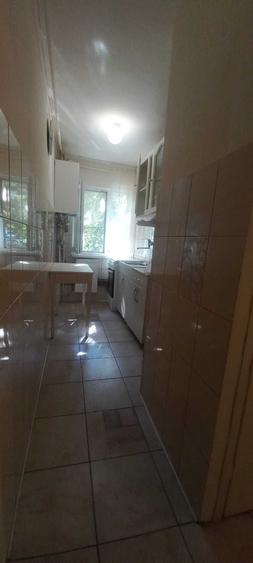 Apartament cu 3 camere semidecomandat în Circumvalațiunii
