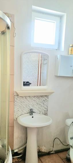 Casă cu 2 camere decomandat în Gruia