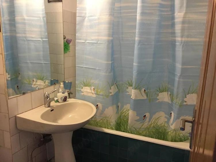 Apartament cu 3 camere decomandat în Independenței