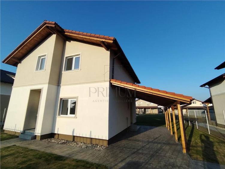 Casă individuală cu 5 camere cu Canalizare în Moșnița Nouă