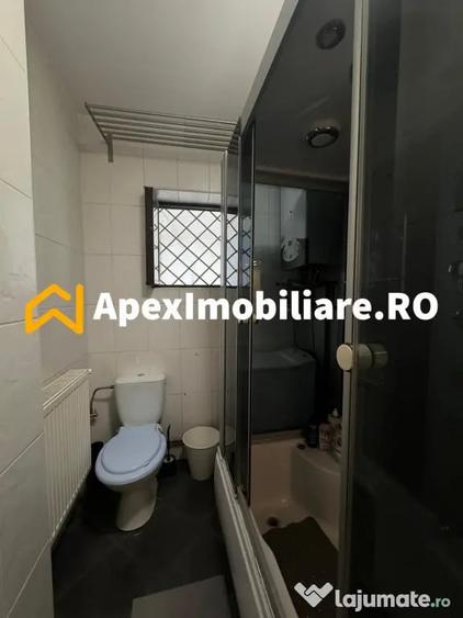 Garsonieră semidecomandată în Universitate