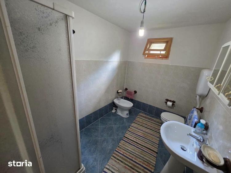 Casă cu 3 camere cu Teren 800 Mp în Central