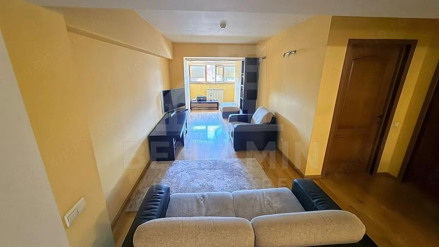 Apartament cu 3 camere decomandat în Central