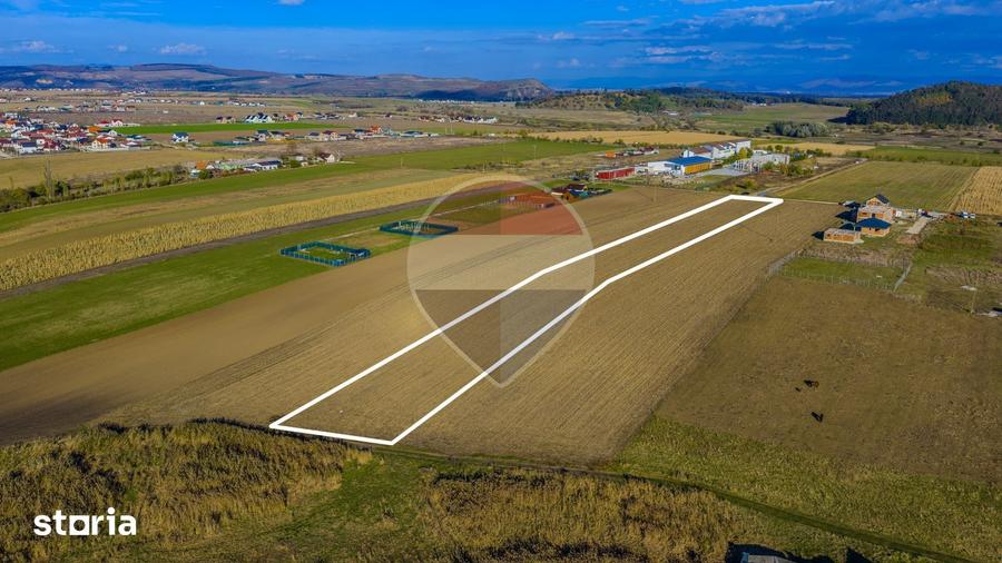 Teren de 8900 mp, în Sânpetru