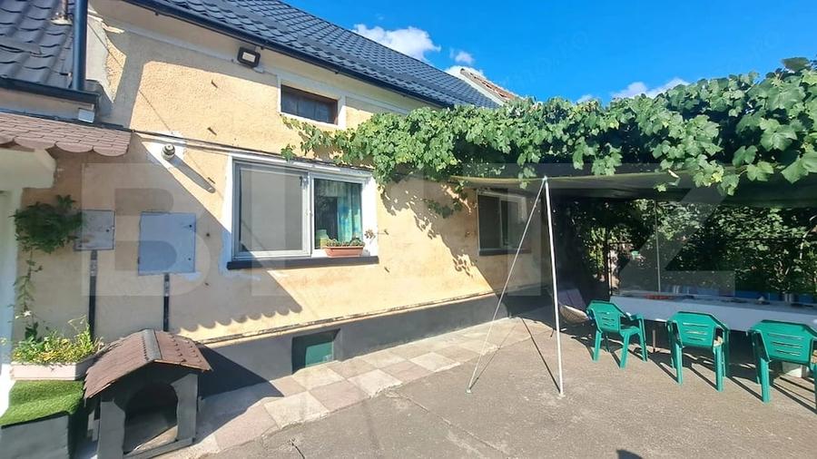 Casă cu 8 camere cu Teren 1350 Mp în Hălchiu