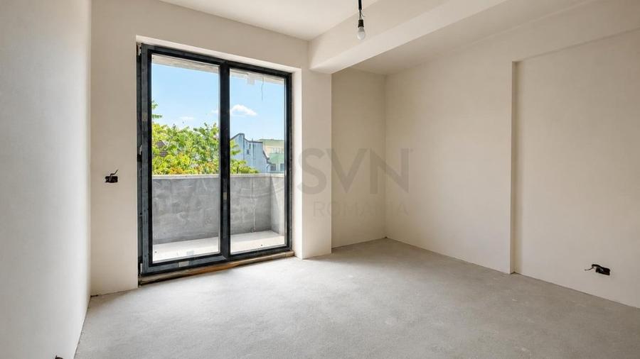 Apartament cu 3 camere semidecomandat în Ștefan cel Mare