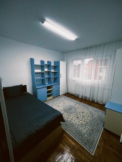 Apartament cu 3 camere decomandat în Nufărul